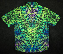 Load image into Gallery viewer, Medium Northern Lights Scrunch button down
