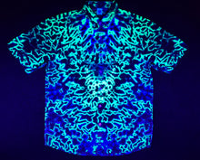 Load image into Gallery viewer, Medium Northern Lights Scrunch button down
