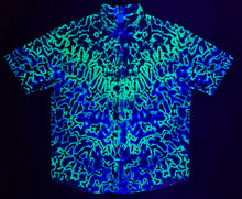 Load image into Gallery viewer, Large Northern Lights Scrunch Button down
